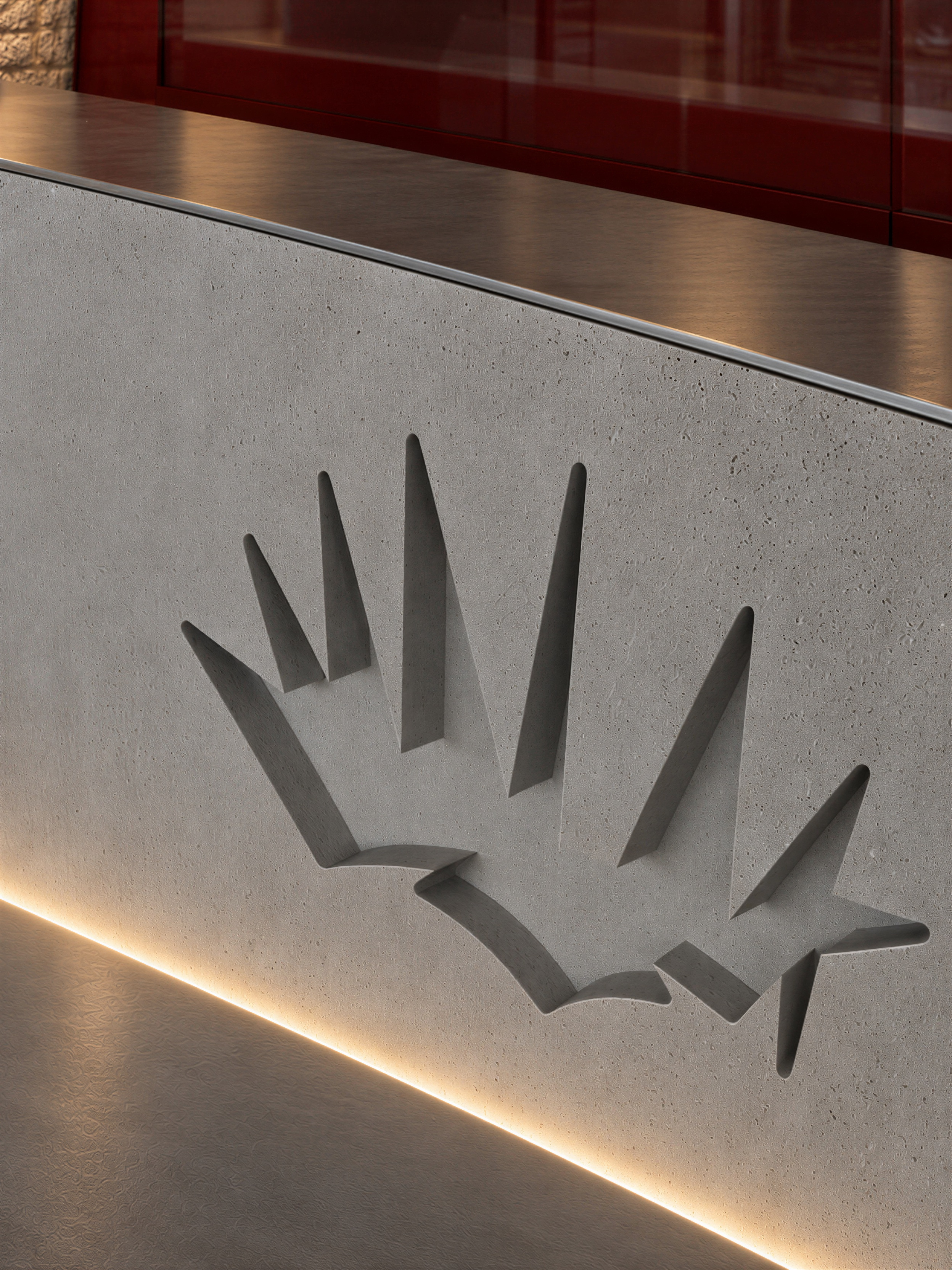 Crown detail in concrete
